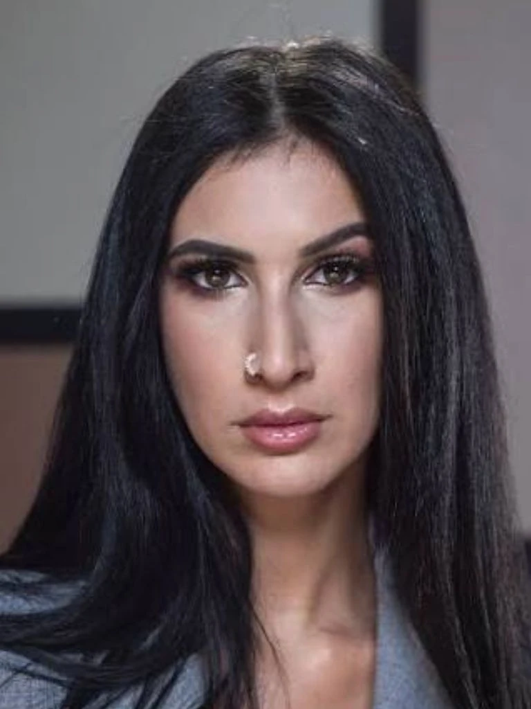 Lyna Mahyem Biography: Wiki, Age, Career, Height, Weight, Boyfriend, Net Worth & More